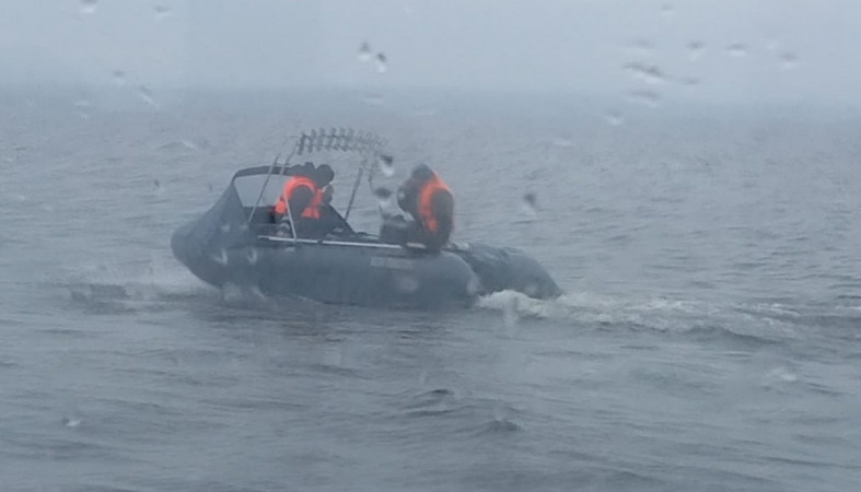 Рыбаки попали в шторм на Онежском озере под Петрозаводском