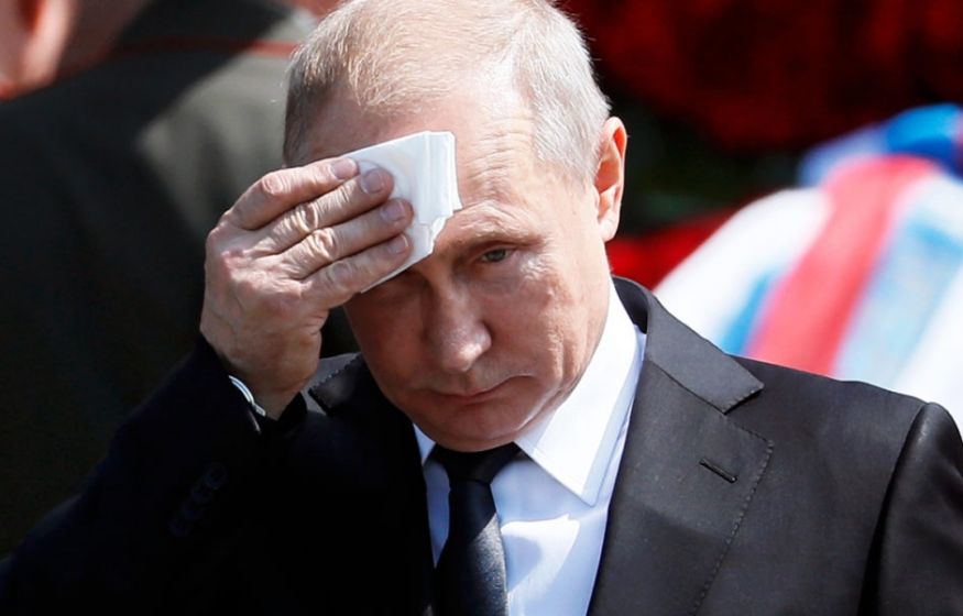 Путин отменил визит в Псков из-за «нелетных условий», хотя в городе солнце и летают самолеты