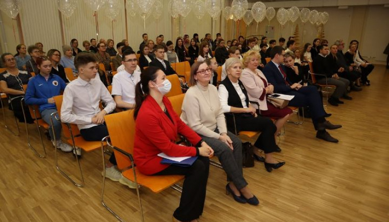 30 карельских школьников получат стипендию в 15 тысяч рублей