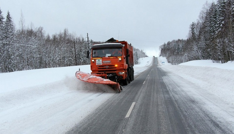 Ежедневно дороги республики очищают от снега до 90 единиц техники