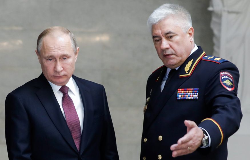 Путин отправил в отставку пять генералов МВД