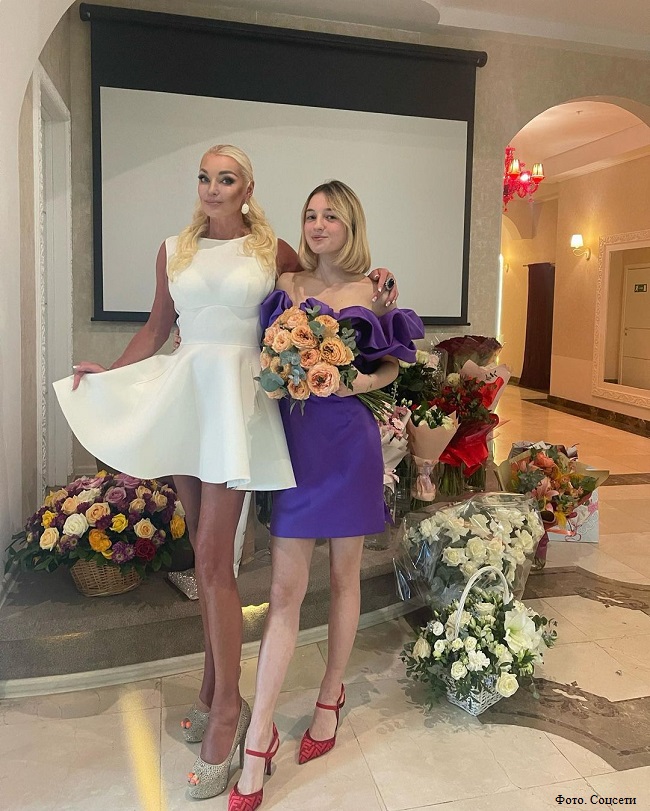 Анастасия Волочкова похвасталась особым подарком дочери на свое 47-летие