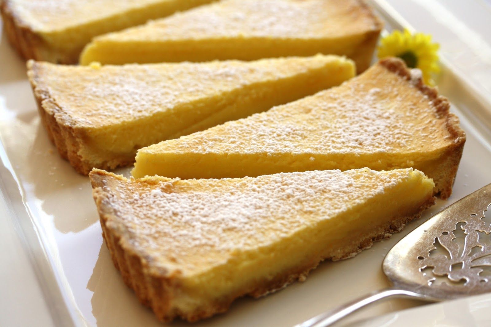 Простой и очень вкусный рецепт лимонного пирога