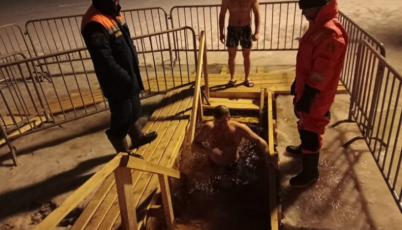 В мэрии назвали число участников Крещенских купаний в Петрозаводске