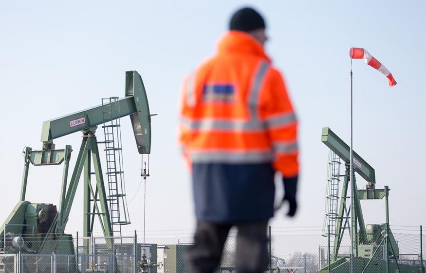 Добыча нефти в России рухнет на 1 млн баррелей в сутки из-за эмбарго и потолка цен