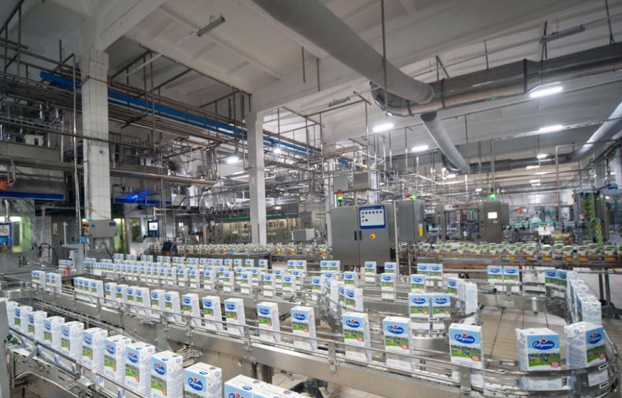 Производители молока стали маскировать уменьшение продукта в упаковке надписью «1 кг»