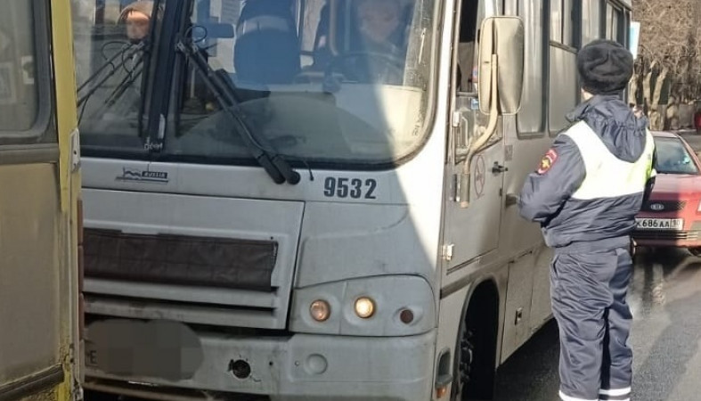Водителя на неисправном автобусе поймали на маршруте в Петрозаводске