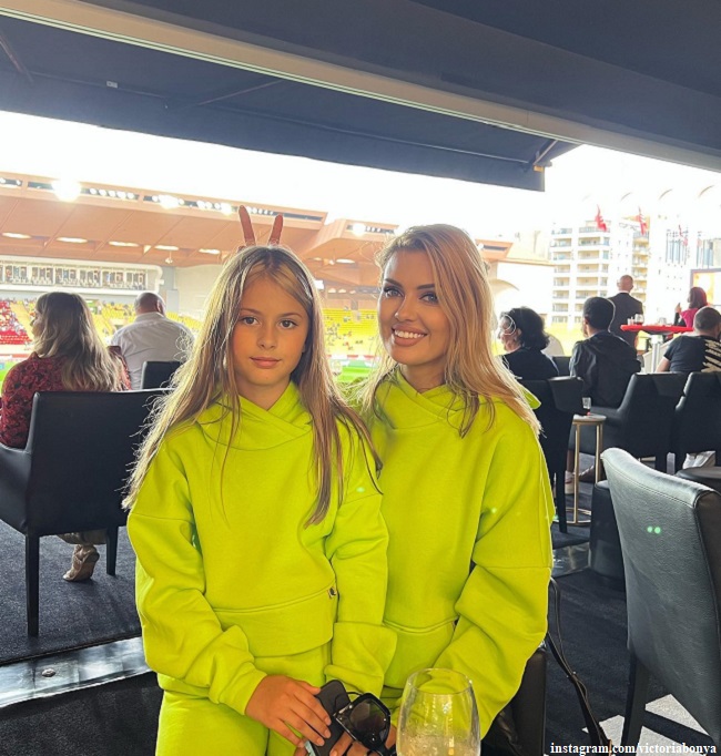 Виктория Боня отметила 11-летие дочери вместе с ее отцом