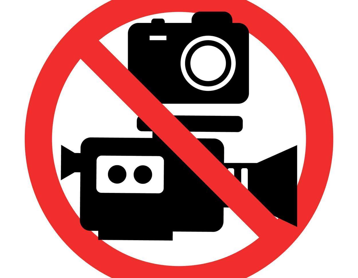 В Думе предложили запретить снимать видео в школе