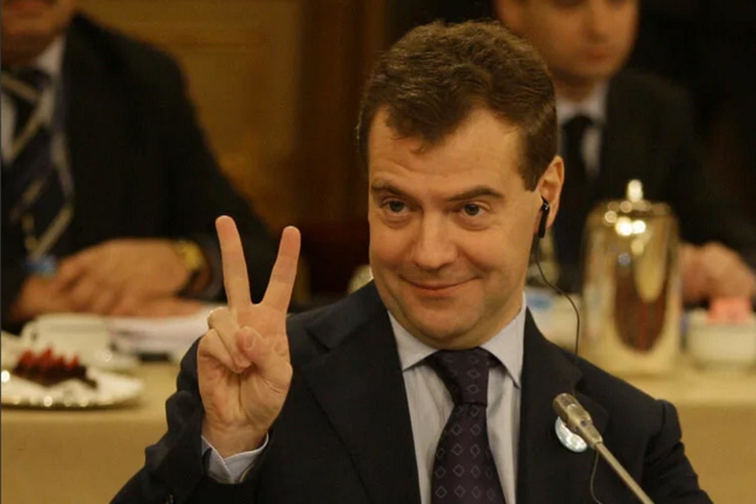 «Дмитрий Медведев дал указание Вагнерам устранить министра обороны Италии». И снова западная разведка «рассекретила» «планы Кремля»