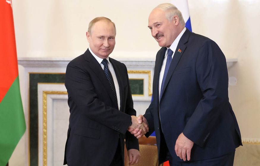 Лукашенко заявил, что он и Путин отработали свои зарплаты
