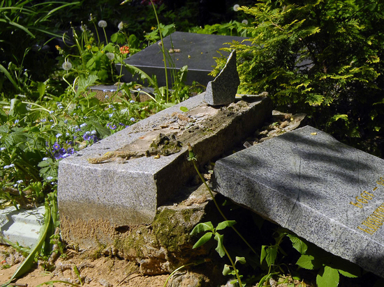 Кладбищенские воры украли 13 надгробий в Звенигороде