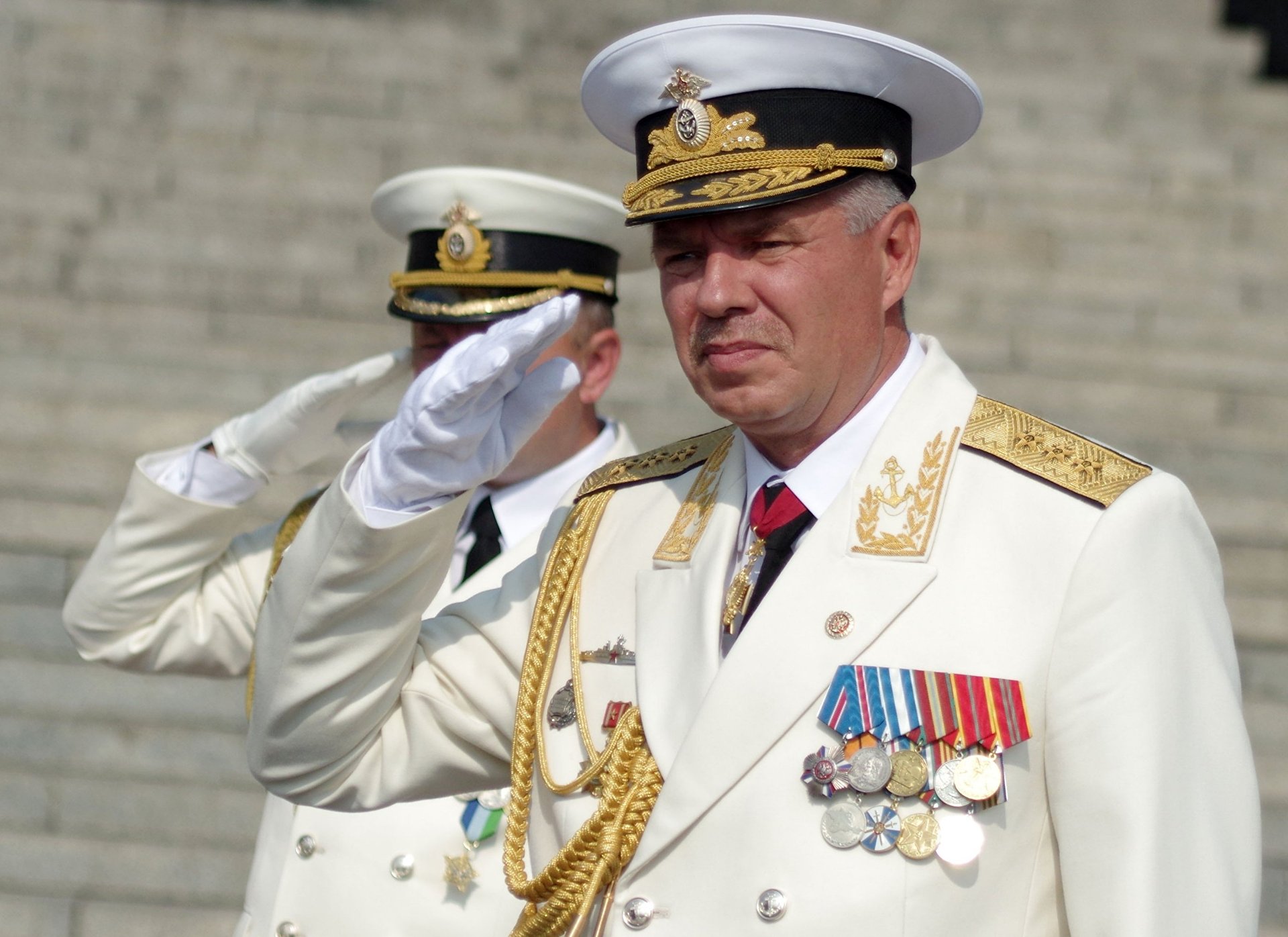 Спас в 2014 Черноморский флот, а его заочно приговорили к 15 годам тюрьмы и штрафу 2 трлн рублей. Кто и за что вынес приговор адмиралу Витко
