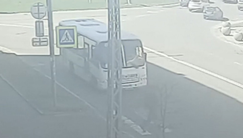 Автобус с пассажирами развалился на ходу в центре Петрозаводска