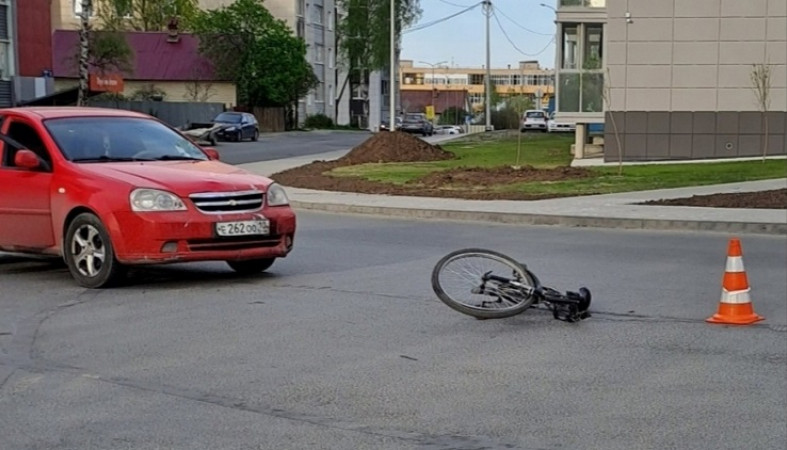 Легковушка сбила 11-летнего велосипедиста на дороге в Петрозаводске