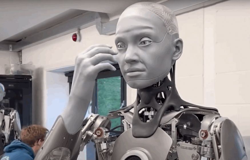 На форуме в Женеве представили восемь роботов-гуманоидов