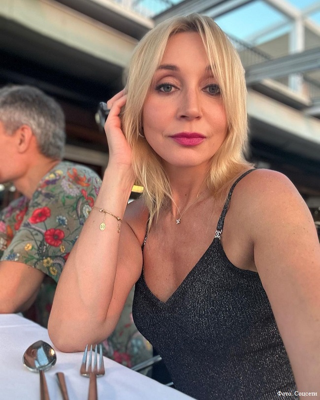 Кристина Орбакайте проводит отпуск вдвоем с мужем на яхте в Италии