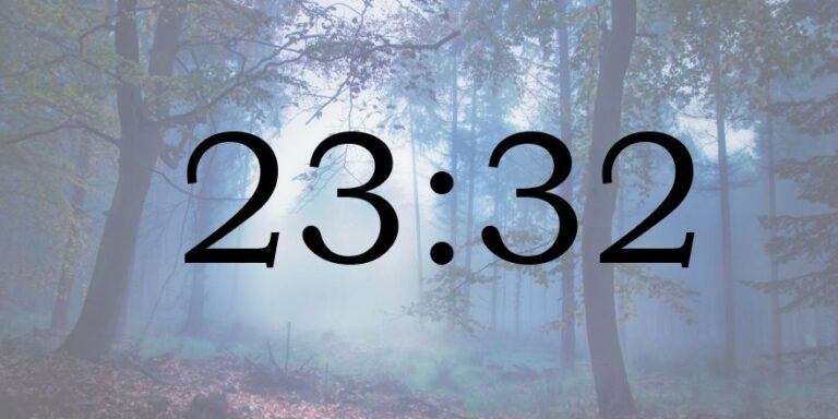 Зеркальное время 23:32 на часах: значение и ангельская нумерология